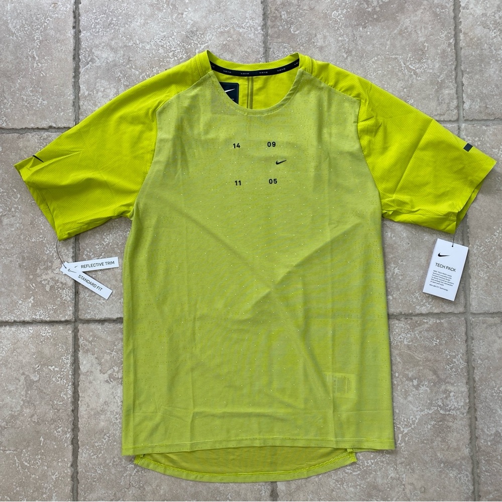 NEW Men’s nike tech pack reflective running shirt neon yellow size small S